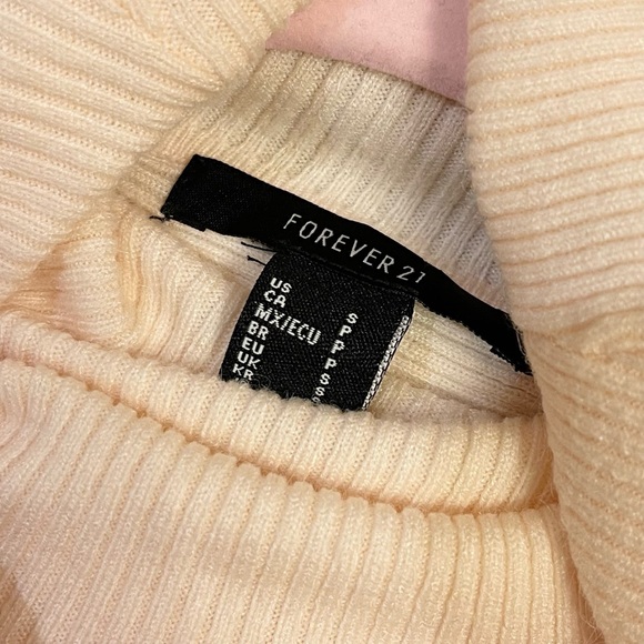 Forever 21 Ribbed Cream Cropped Turtleneck Long Sleeve Sweater Top - Small - Picture 2 of 3
